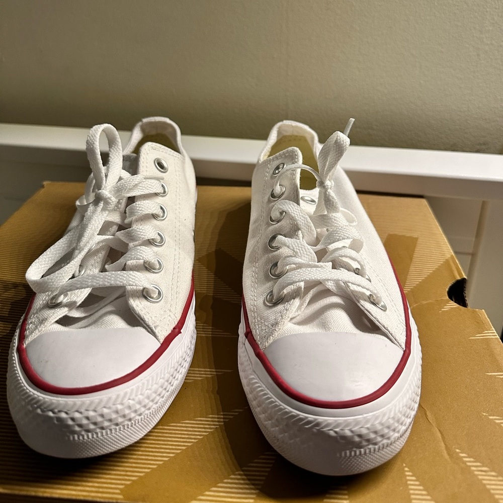 Converse Chuck Taylor All Star Lo Sneaker - White